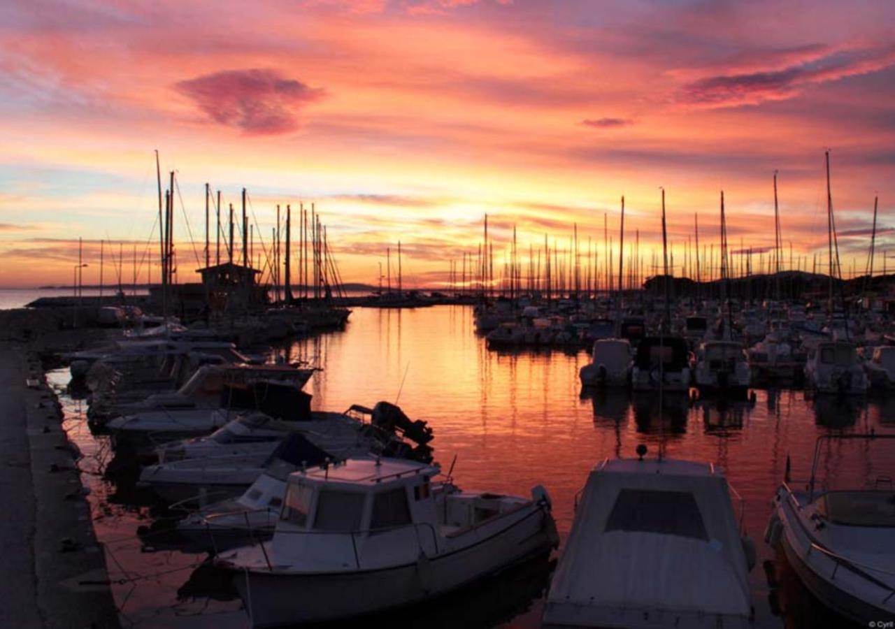 Mazet - A 300M De La Plage / Terrasse / Wifi / La Conciergerie Varoise La Londe-les-Maures Esterno foto
