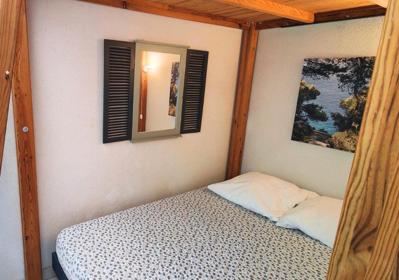 Mazet - A 300M De La Plage / Terrasse / Wifi / La Conciergerie Varoise La Londe-les-Maures Esterno foto
